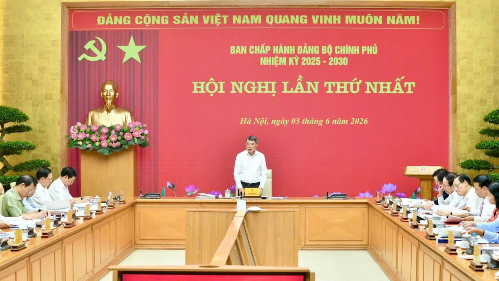 Thủ tướng Lê Minh Hưng chủ trì hội nghị Ban Chấp hành Đảng bộ Chính phủ
