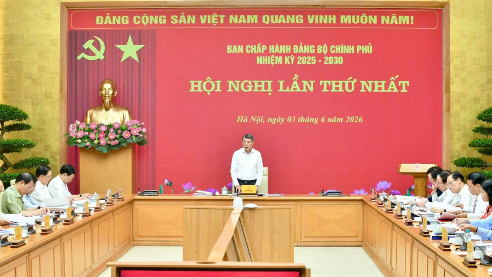 Thủ tướng Lê Minh Hưng chủ trì hội nghị Ban Chấp hành Đảng bộ Chính phủ